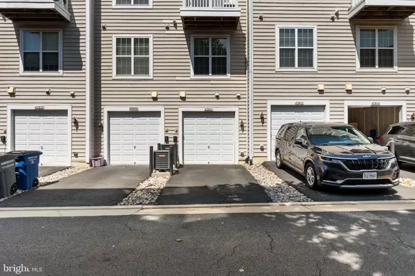 Ashburn, VA 20148,43841 CENTERGATE DR