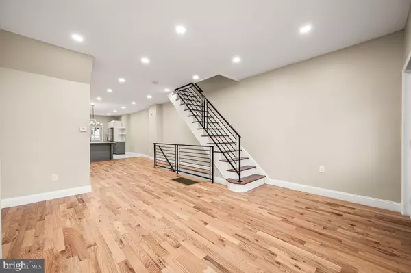 Philadelphia, PA 19145,2302 S 22ND ST