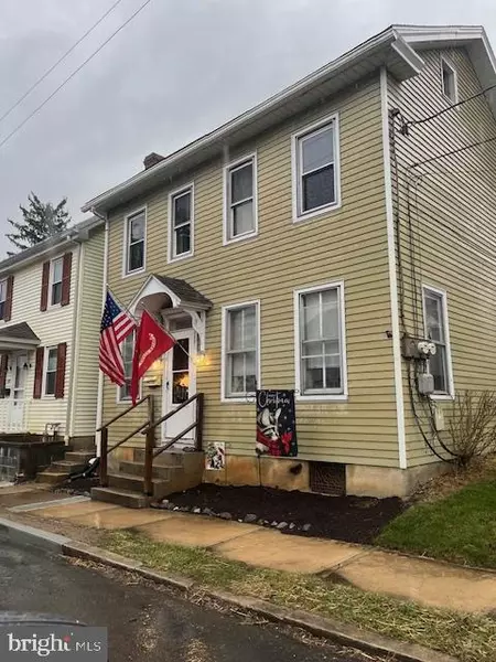 113 COOVER STREET ST #2ND FLOOR, Mechanicsburg, PA 17055