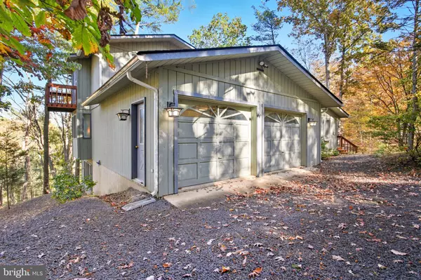 Basye, VA 22810,129 FAIRWAY DR