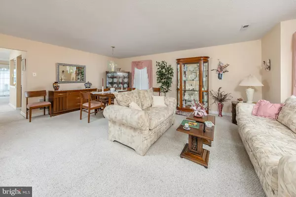 Williamstown, NJ 08094,552 DORAL DR