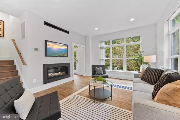 Potomac, MD 20854,11300 EMERALD PARK RD