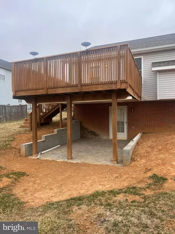 Ranson, WV 25438,938 OAK LEE DR