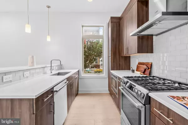 Philadelphia, PA 19147,740 S COLUMBUS BLVD #16