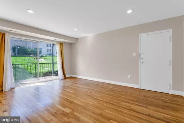 New Carrollton, MD 20784,5410 85TH AVE #104