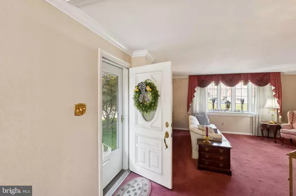 Philadelphia, PA 19154,221 RIDGEFIELD RD