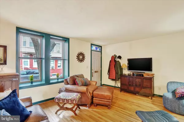 York, PA 17403,328 E LOCUST ST