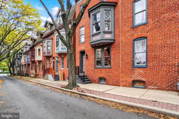 York, PA 17403,328 E LOCUST ST