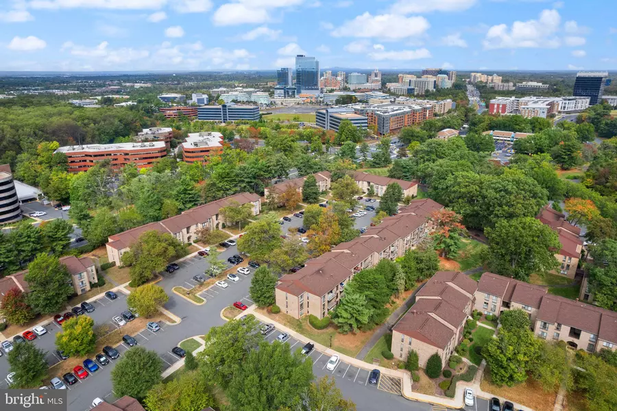 2042 ROYAL FERN CT #1B, Reston, VA 20191