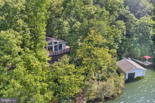 Mineral, VA 23117,373 HEMLOCK LN