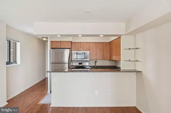 Philadelphia, PA 19102,1420 LOCUST ST #28H-R