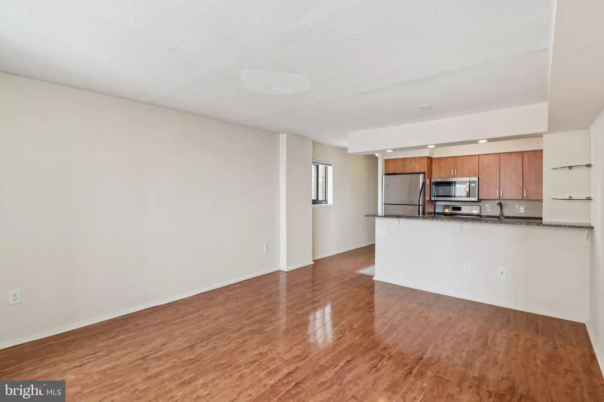 Philadelphia, PA 19102,1420 LOCUST ST #28H-R