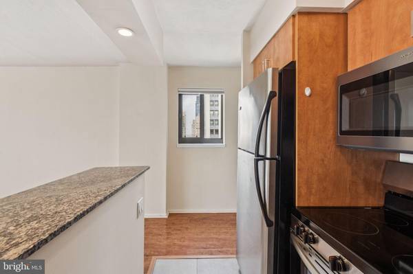 Philadelphia, PA 19102,1420 LOCUST ST #28H-R