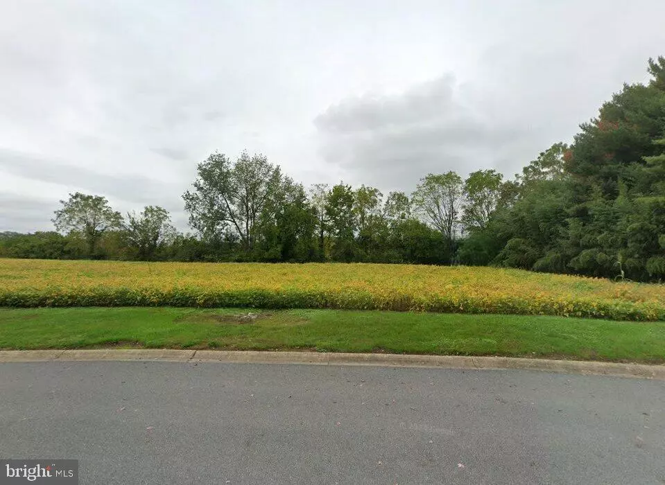 Lancaster, PA 17601,8 PONDEROSA DR