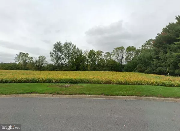 8 PONDEROSA DR,  Lancaster,  PA 17601