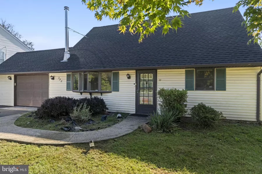 298 MILL DR, Levittown, PA 19056