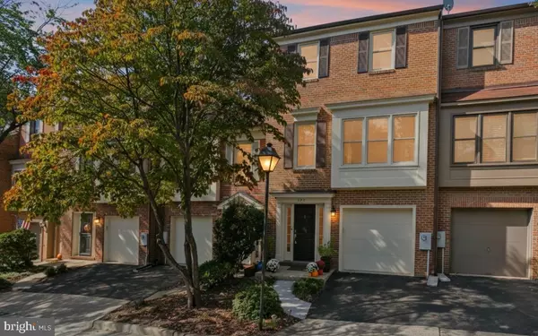 3811 USHER CT, Alexandria, VA 22304