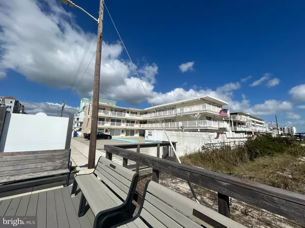 Wildwood, NJ 08260,427 E MONTEREY AVE