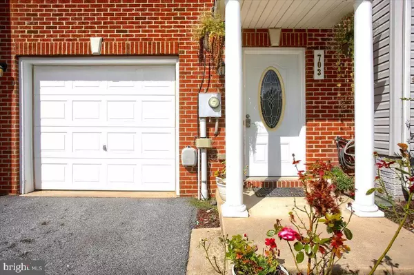 703 PRENTISS PKWY, Martinsburg, WV 25401