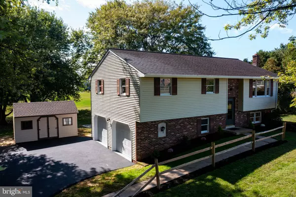2891 NEWPORT RD, Manheim, PA 17545