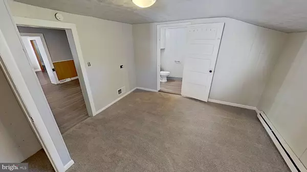 Hanover, PA 17331,648 BROADWAY #B