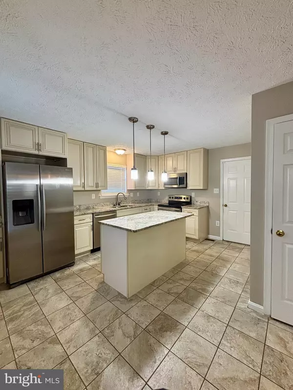 Waldorf, MD 20603,10886 MOORE ST