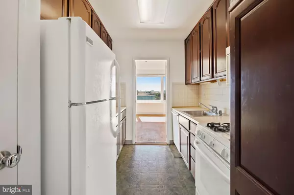 Washington, DC 20037,2475 VIRGINIA AVE NW #921