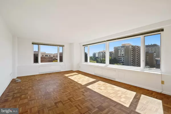 Washington, DC 20037,2475 VIRGINIA AVE NW #921