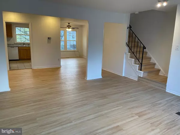 Burke, VA 22015,9911 WHITEWATER DR