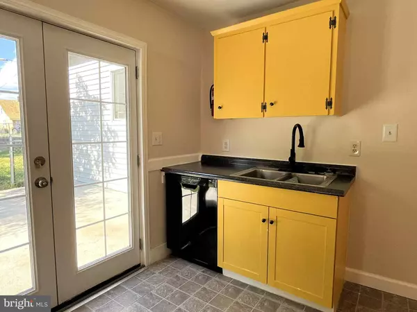 Edinburg, VA 22824,106 N MAIN ST