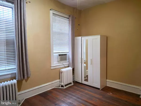 Philadelphia, PA 19107,310 S 12TH ST #1F