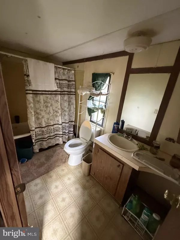 Deal Island, MD 21821,9121 DEAL ISLAND RD