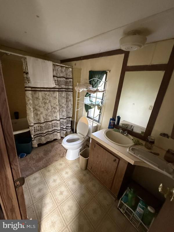 Deal Island, MD 21821,9121 DEAL ISLAND RD