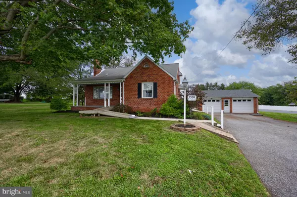 York, PA 17404,720 SINKING SPRINGS LN