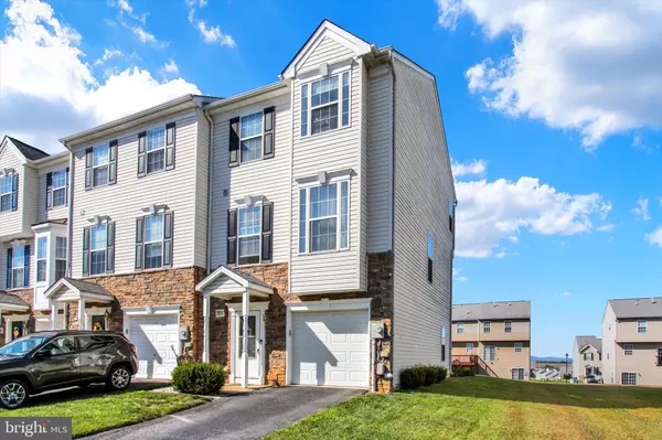 3816 ARMORY LN #3816, York, PA 17408
