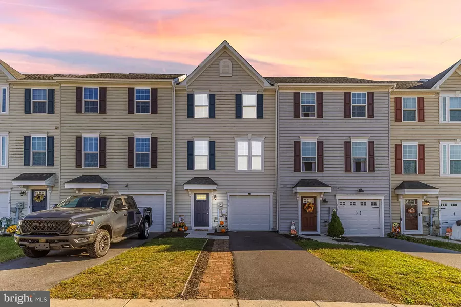 174 ONTARIO DR, Falling Waters, WV 25419