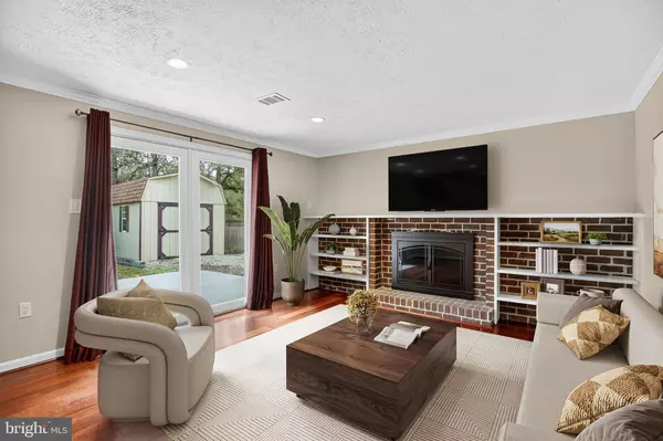 Waldorf, MD 20601,2769 PINEWOOD DR