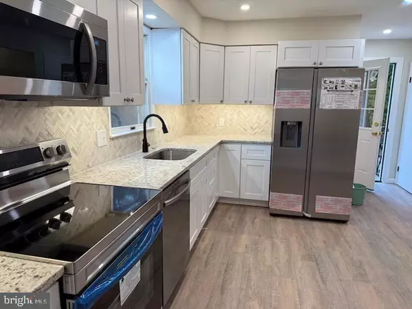 West Deptford, NJ 08086,1726 3RD