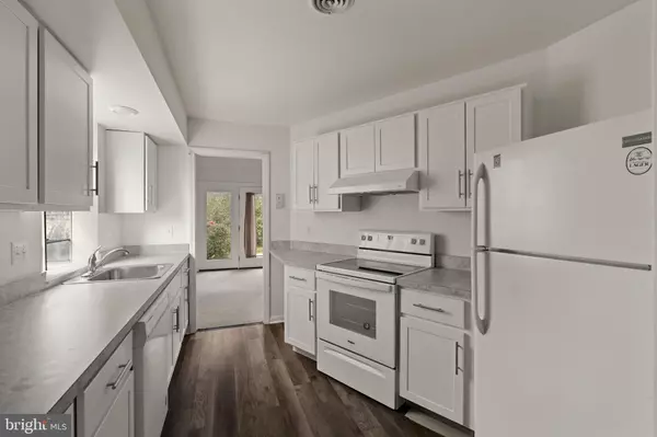 New Holland, PA 17557,391 E JACKSON ST