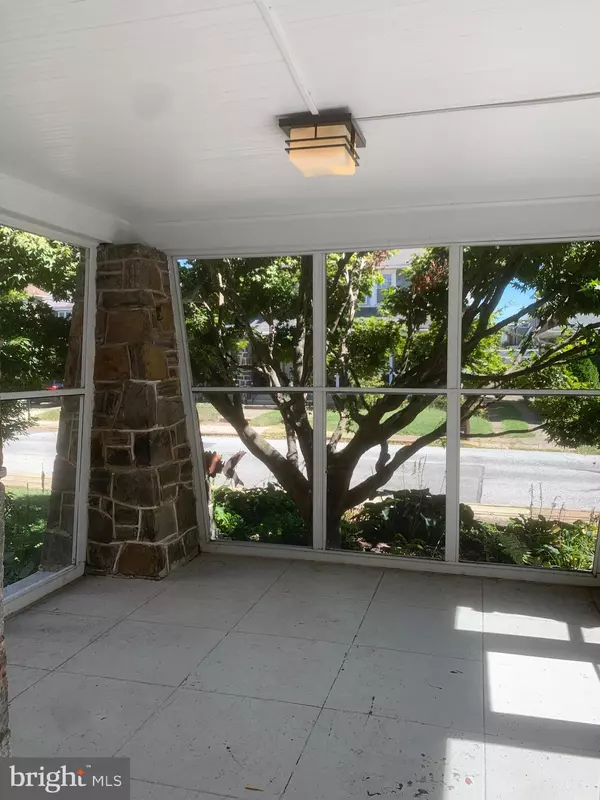 Wilmington, DE 19802,816 W 22ND ST