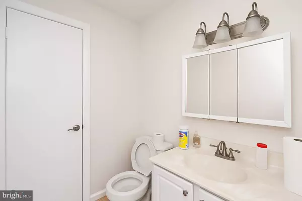 Gaithersburg, MD 20879,18300 STREAMSIDE DR #304