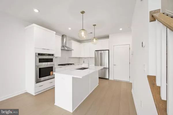 43501 MONROE CREST TER, Ashburn, VA 20148