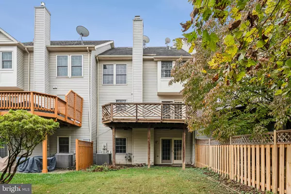 Gaithersburg, MD 20878,15831 GLACIER CT
