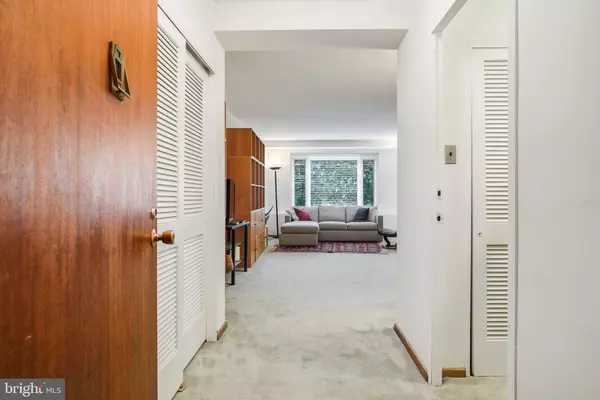 Washington, DC 20037,2475 VIRGINIA AVE NW #223