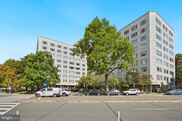 2475 VIRGINIA AVE NW #223, Washington, DC 20037