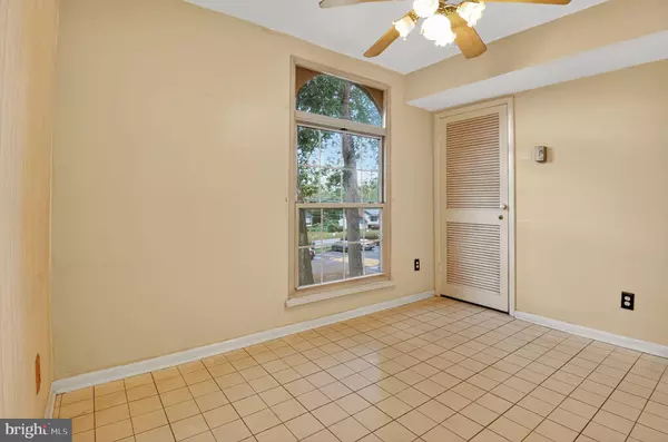 Annandale, VA 22003,8310 TOBIN RD #23