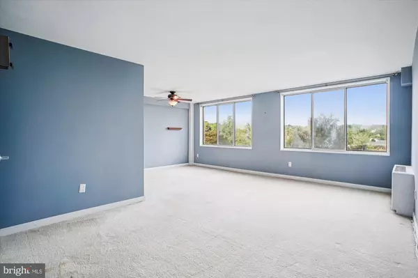 Alexandria, VA 22307,6641 WAKEFIELD DR #607