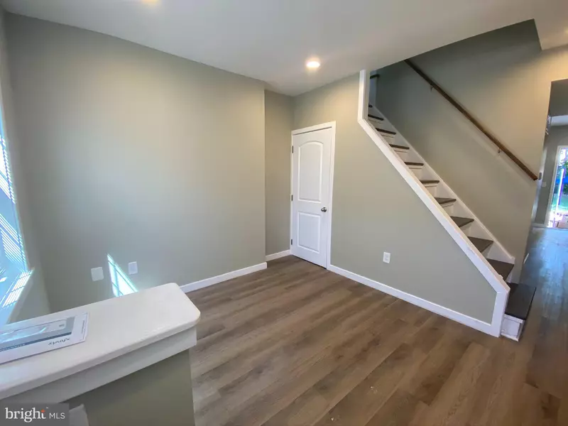 445 E FLORA ST, Philadelphia, PA 19125