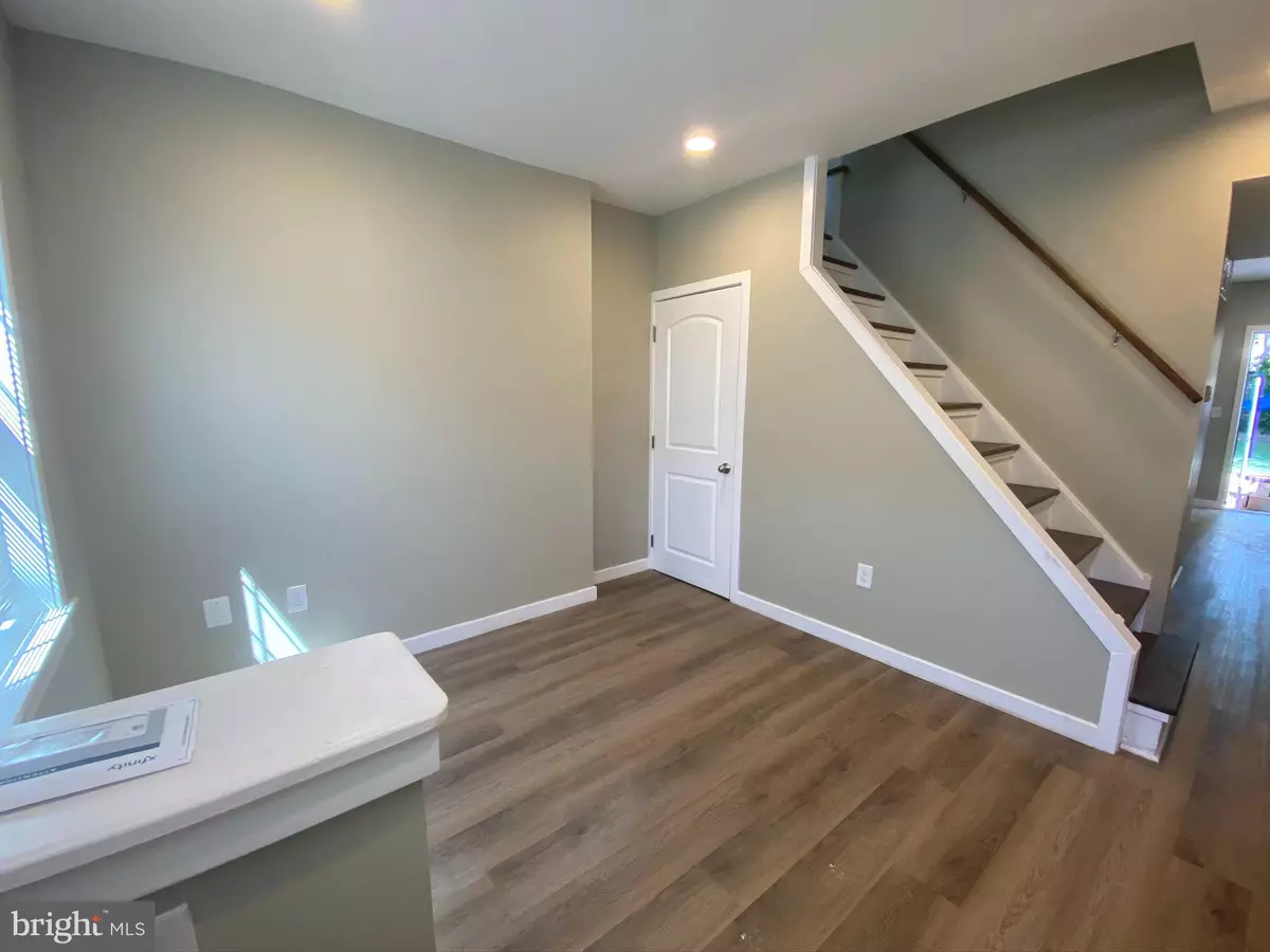 Philadelphia, PA 19125,445 E FLORA ST