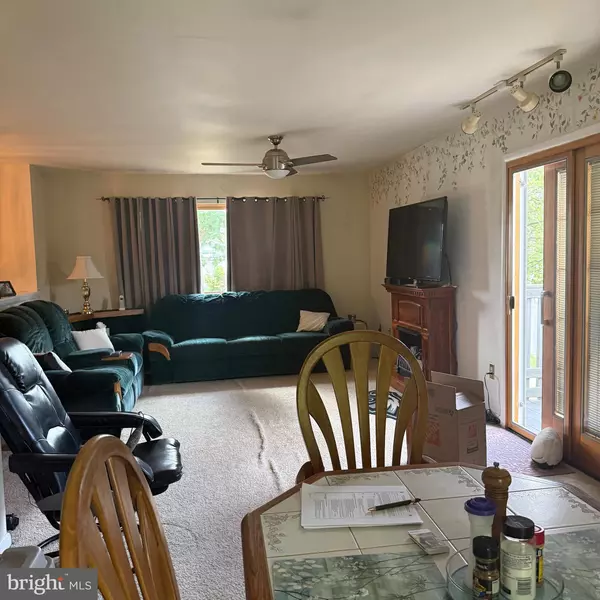 Clementon, NJ 08021,403 ROOSEVELT AVE